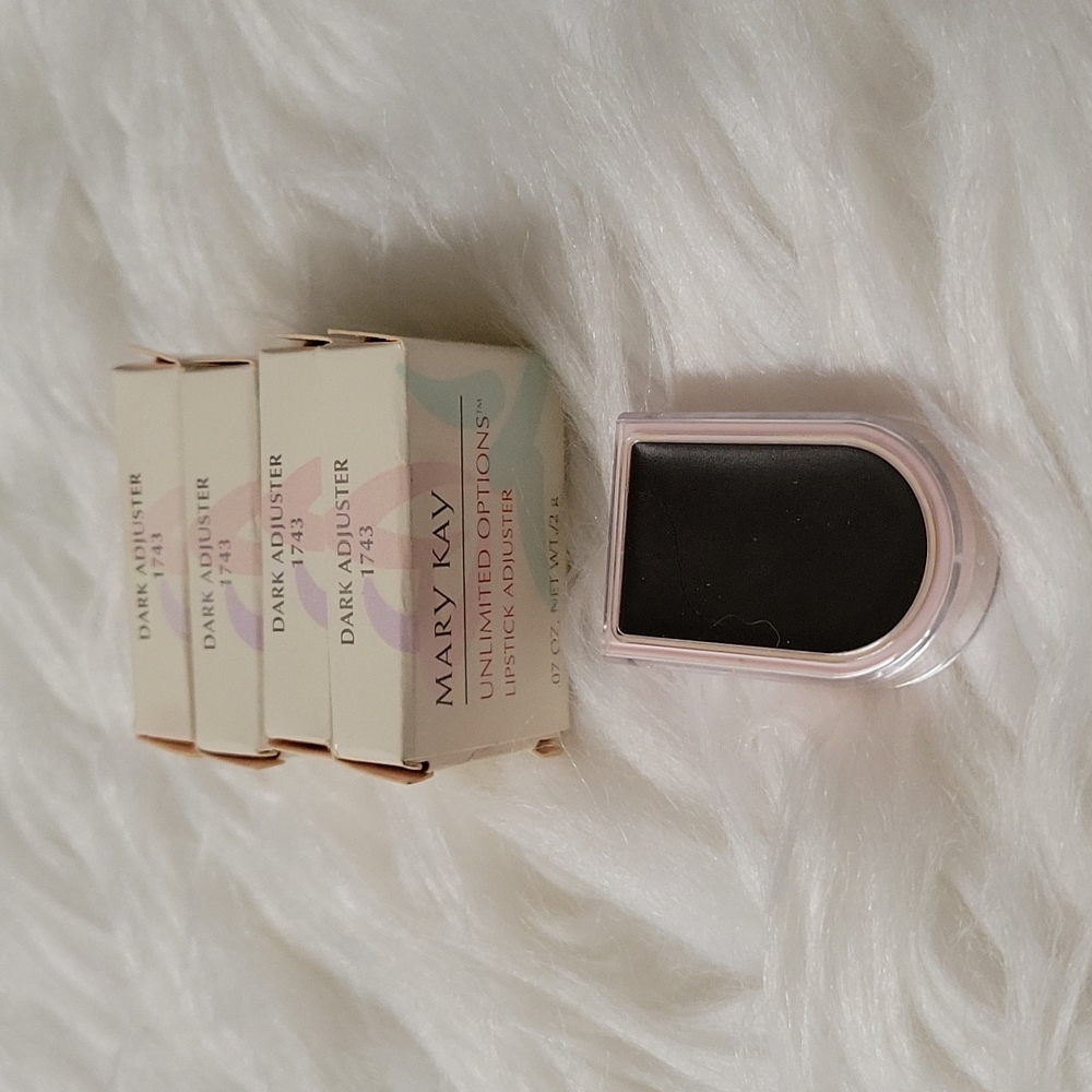 Unlimited Options Lipstick Adjuster